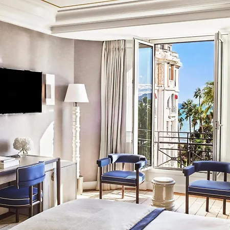 מלון Barriere Le Majestic 5*